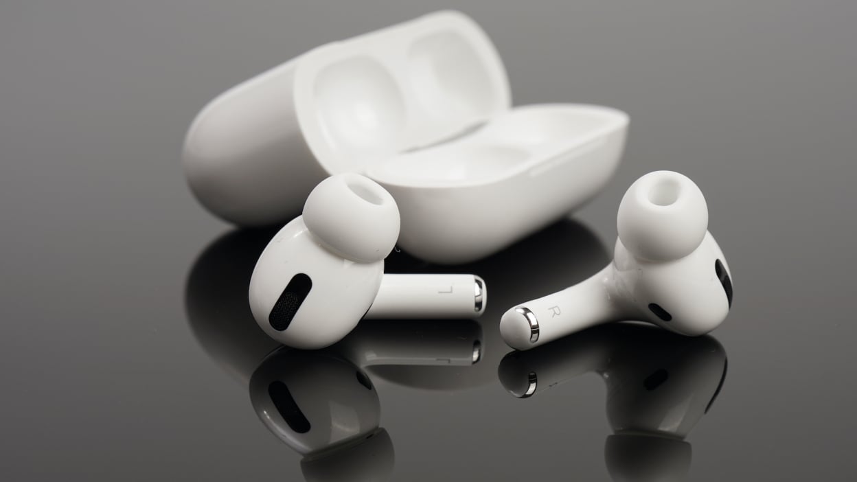 Airpods and case