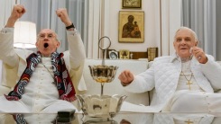 Jonathan Pryce and Anthony Hopkins as Cardinal Bergoglio and Pope Benedict XVI in The Two Popes