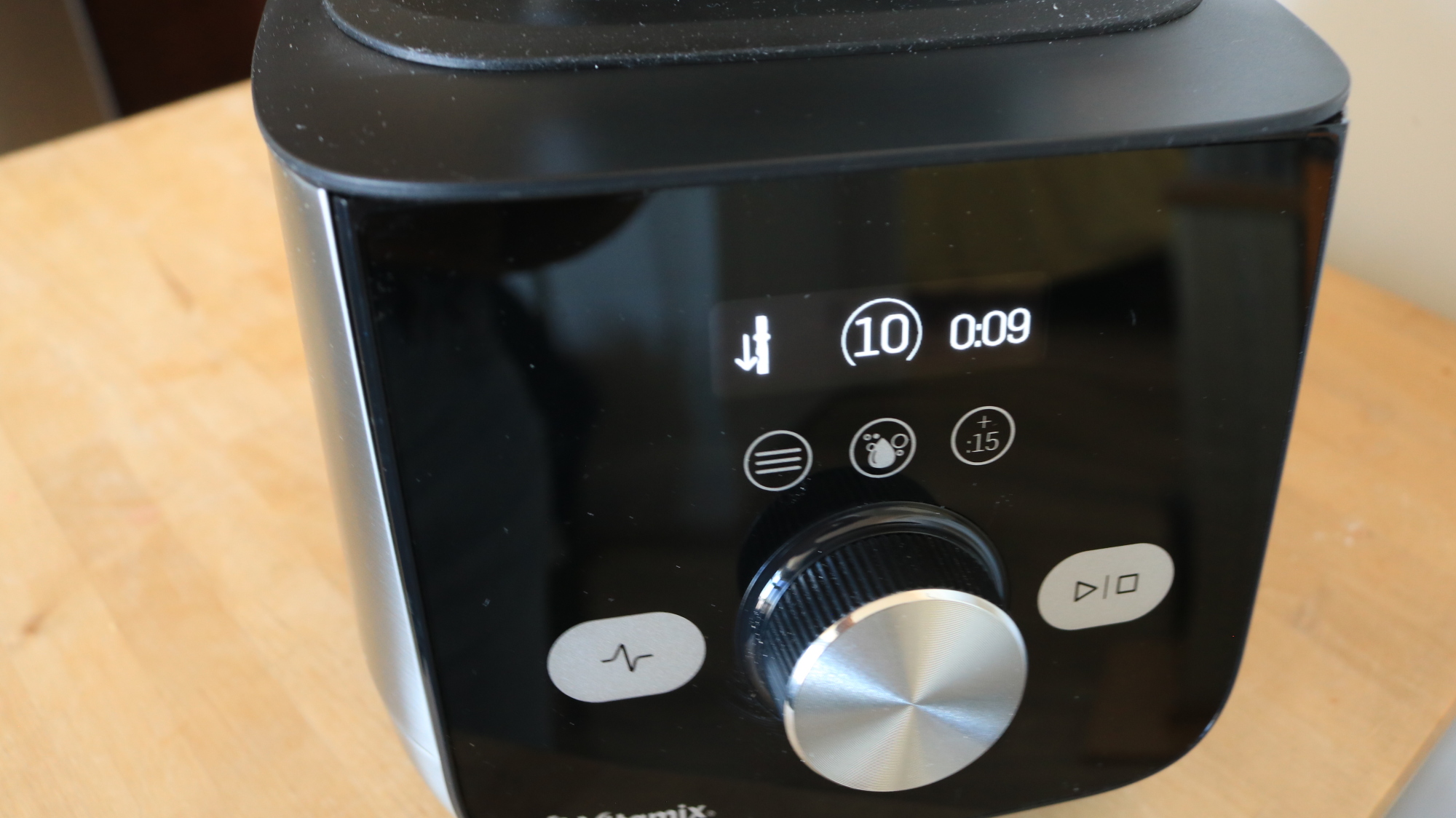 The tamper icon on the blender control display.