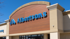 outside of an Albertson's grocery store